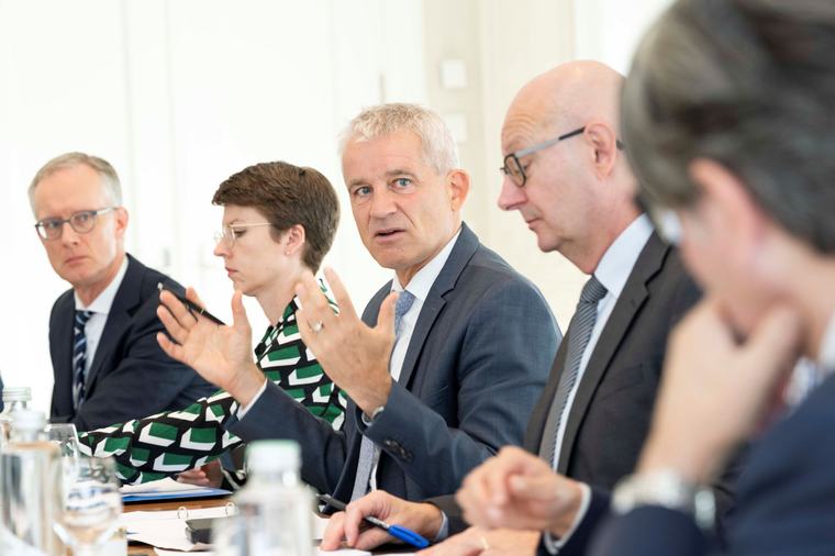 Treffen Digitale Schweiz im Zeichen der E-ID