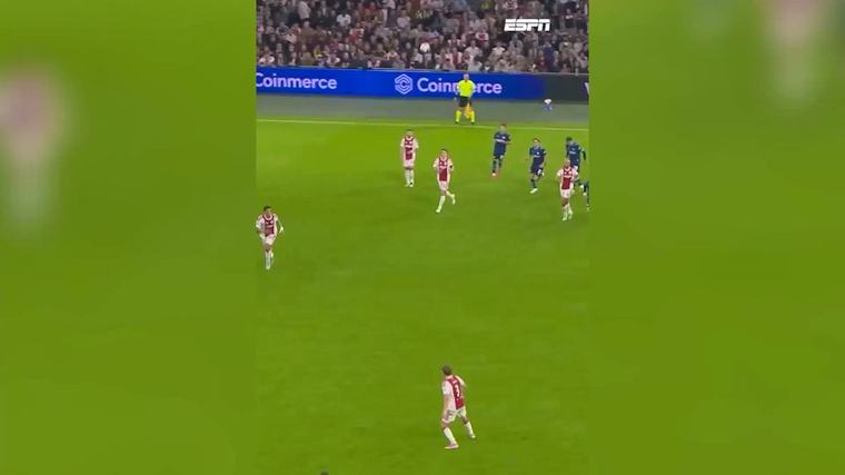 00 : 29 Niederlande Spieler im Spital: Für dieses Brutalo-Foul gibts nur Gelb 11 140 4