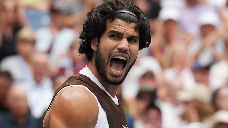 Alcaraz dominiert weiter – Sabalenka souverän – Medwedew scheitert klar