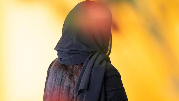 «Peut-être qu’un jour je pourrai à nouveau rêver»: de Kaboul à la Suisse, dialogue entre deux sœurs séparées