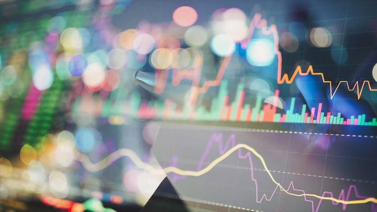 Investir en bourse avec l’IA, c’est gagner en autonomie, mais avec le risque d’hallucinations et de biais