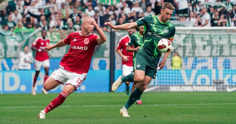 Heimfluch geht weiter Wolfsburg verspielt 3:0-Führung gegen Aufsteiger