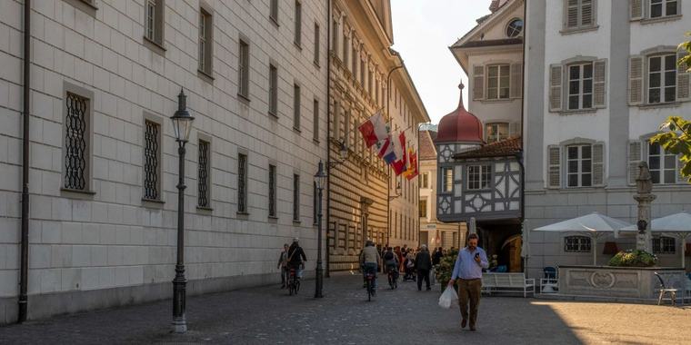 Jugendsession tagt im Regierungsgebäude