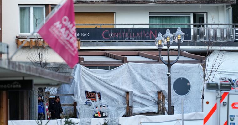 LIVE   Pericolo incendio al Constellation: il Comune sapeva È quanto emerge da un’e-mail inviata da Rose-Marie Clavien, ex consigliera comunale con delega all'Edilizia tra il 2017 e il 2024 Articoli correlati: