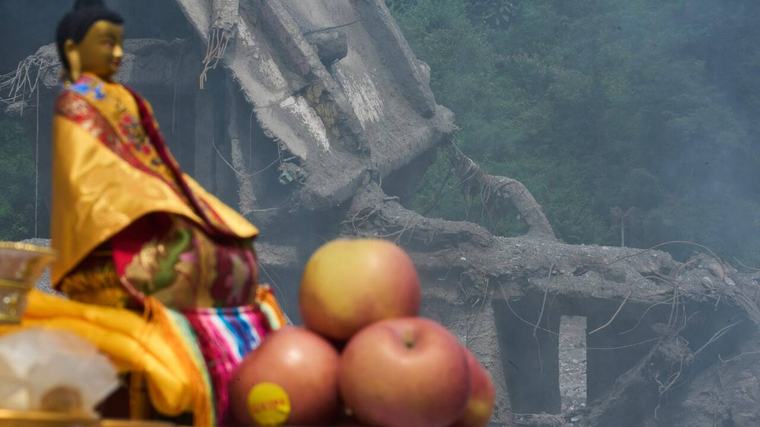 Journée de deuil national au Népal, treize jours après la catastrophe