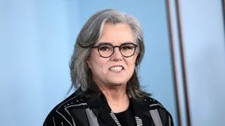 Kulturnews in Kurzform – US-Komikerin Rosie O'Donnell singt mit Epstein-Opfern