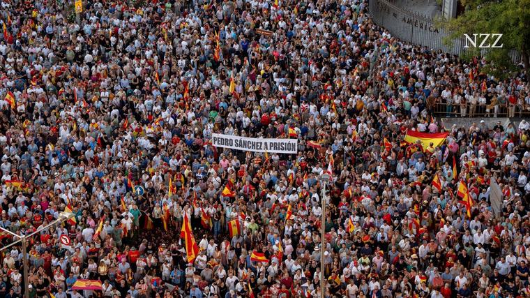 «Ceuta verkauft sich nicht, Ceuta ergibt sich nicht» – Zehntausende Menschen gingen in Spanien für Ceuta auf die Strasse