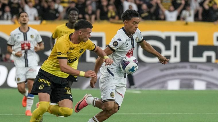 Sport-News Sechs-Tore-Spektakel ohne Sieger in Bern ++ Bayern patzt auf Schalke Transfers, Resultate, Hintergründe. Die aktuellsten Sport-News für die Schweiz und die ganze Welt finden Sie hier in unserem Ticker. Live