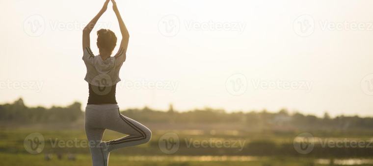 18.30 Sport Luganese LEZIONE DI YOGA Parco Villa Costanza