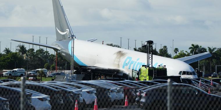 Amazon-Frachtjet-Unfall: Ermittler sichern Flugschreiber